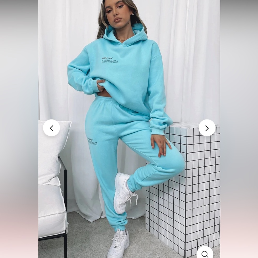 White fox sweatsuit (artic blue)